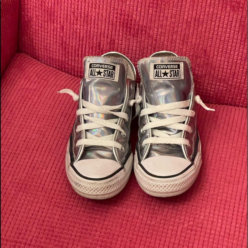 Converse Chuck Taylor All Star Lo Iridescent Sneaker Silver